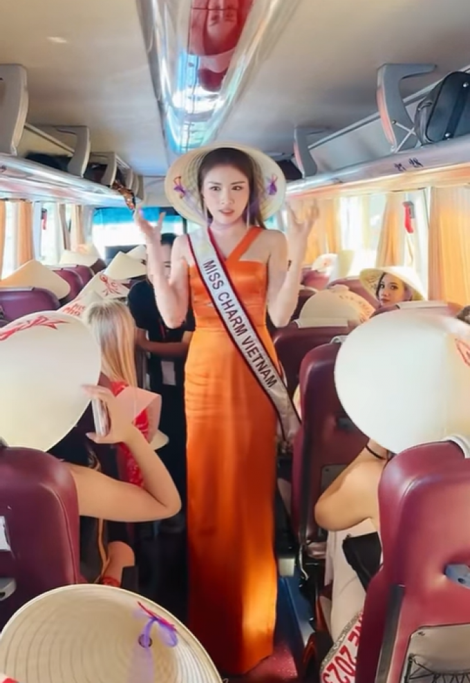Miss Charm 2023: Thanh Thanh Huyền diện cả cây cam nóng rực, quảng bá nón lá Việt Nam với bạn bè quốc tế