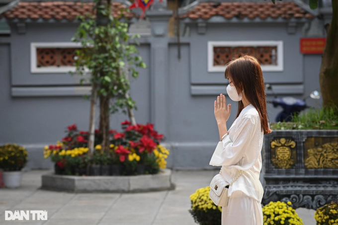 Nở rộ dịch vụ cầu duyên mát tay, nhanh được tại chùa nổi tiếng Hà Nội