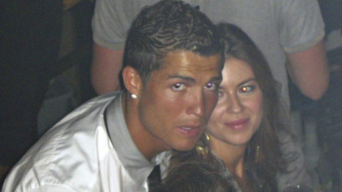 Bị kiện hiếp dâm, Ronaldo lại được bồi thường 334.000 USD