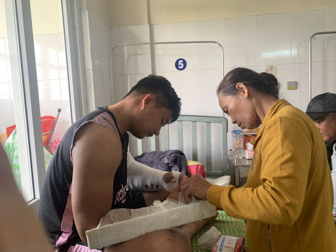 Shipper bị người nhận hàng đánh gãy hai tay