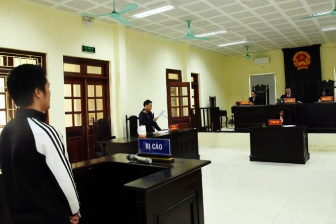 Cướp 1 con gà, lãnh 7,5 năm tù Cướp 1 con gà, lãnh 7,5 năm tù