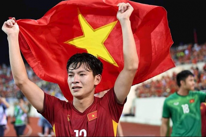 Chưa đầy nửa ngày lên nhậm chức, HLV Troussier triệu tập 41 cầu thủ cho U23 Việt Nam