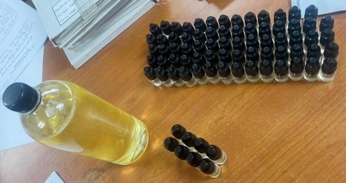 10X mua cốt ma túy ADB- Butinaca pha chế thành tinh dầu vape