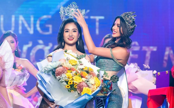 Học trò Hoàng Thùy - Nguyễn Thanh Hà đăng quang Miss Eco International 2023