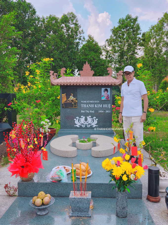 NSƯT Thanh Điền: Thăm mộ Thanh Kim Huệ mới biết chừng nữa tôi nằm sau lưng Vũ Linh