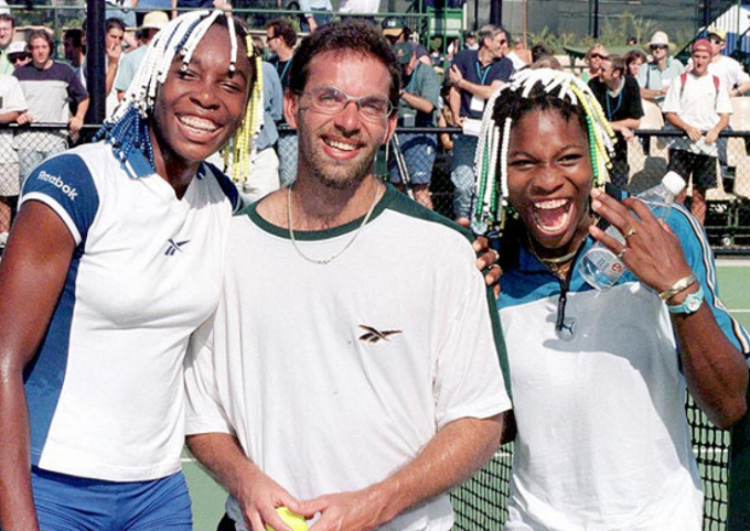 Kinh điển 4 lần nữ đấu tennis với nam: VĐV hạng 203 thắng chị em Serena