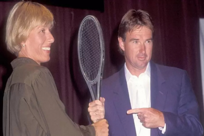 Kinh điển 4 lần nữ đấu tennis với nam: VĐV hạng 203 thắng chị em Serena Kinh điển 4 lần nữ đấu tennis với nam: VĐV hạng 203 thắng chị em Serena