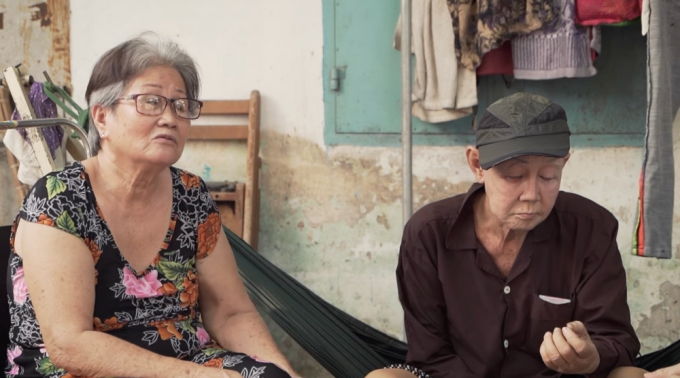 Nỗi lòng người vợ tào khang của cô đào chuyển giới lớn tuổi nhất Việt Nam