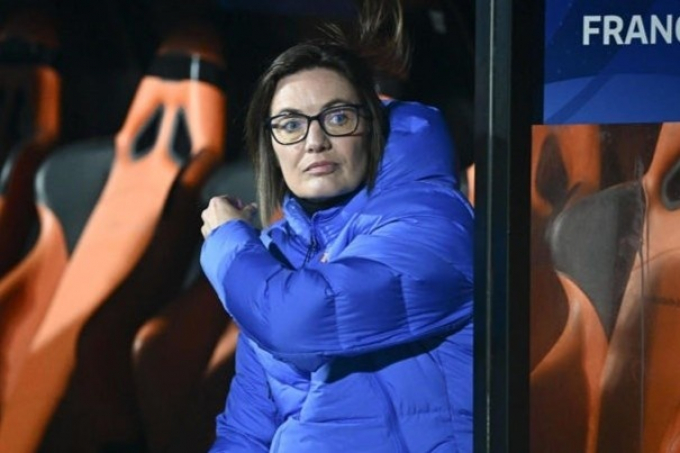 HLV tuyển nữ Pháp bị sa thải vì cầu thủ từ chối thi đấu