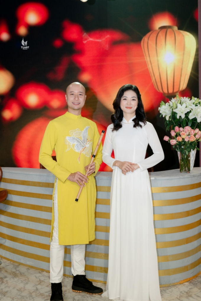 Chuyện tình 17 năm xuyên biên giới của vợ chồng nhạc trưởng Đồng Quang Vinh