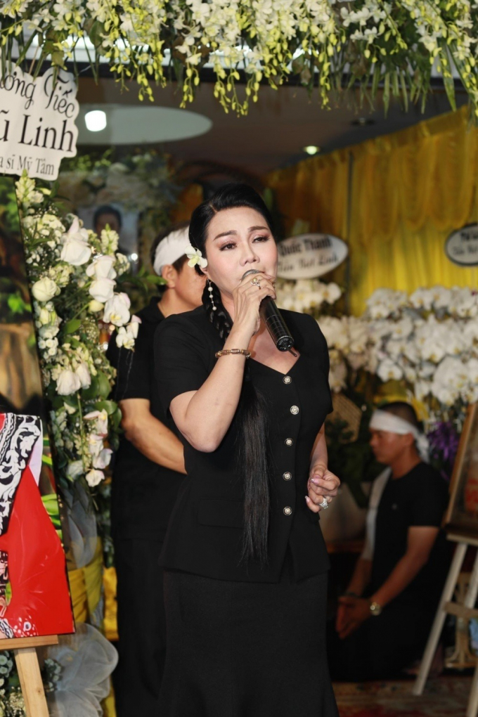 Ngọc Huyền: Tôi bất ngờ khi bị nói giả ngất ở lễ tang anh Vũ Linh