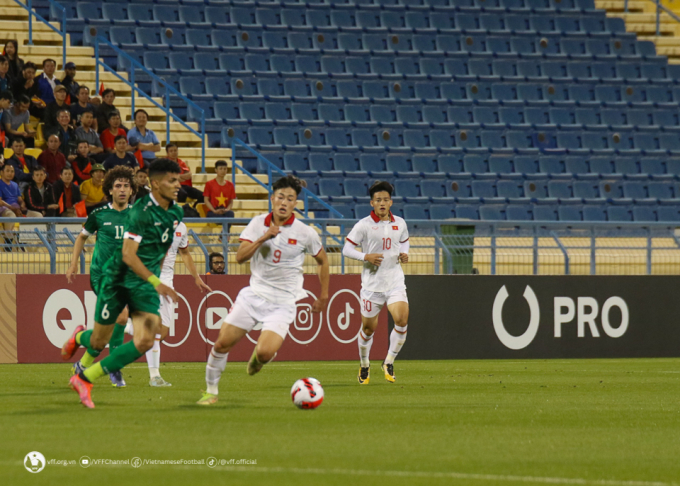 U23 Việt Nam nhận 2 thẻ đỏ, thảm bại trước Iraq