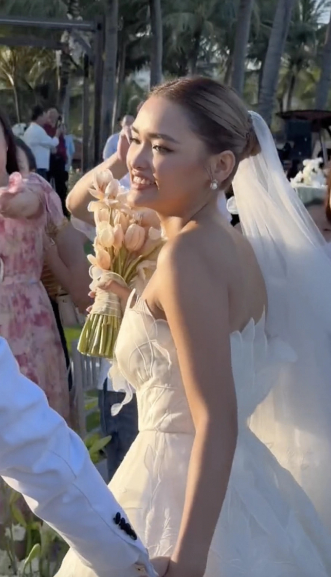 Toàn cảnh đám cưới Linda Ngô - Phong Đạt: Cô dâu khóc nghẹn, chú rể cười phớ lớ rước nàng về dinh trong khung cảnh đẹp như phim