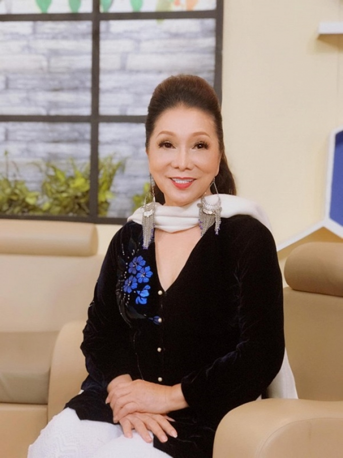 Cải lương chi bảo Bạch Tuyết đa tình, đa đoan: Ly hôn 2 người chồng cầu thủ và Tiến sĩ, xế chiều lẻ bóng