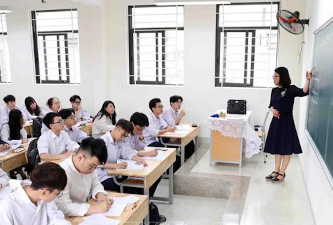 Đồng nghiệp dạy thêm thu trăm triệu/tháng, nhiều thầy cô môn phụ muốn bỏ nghề
