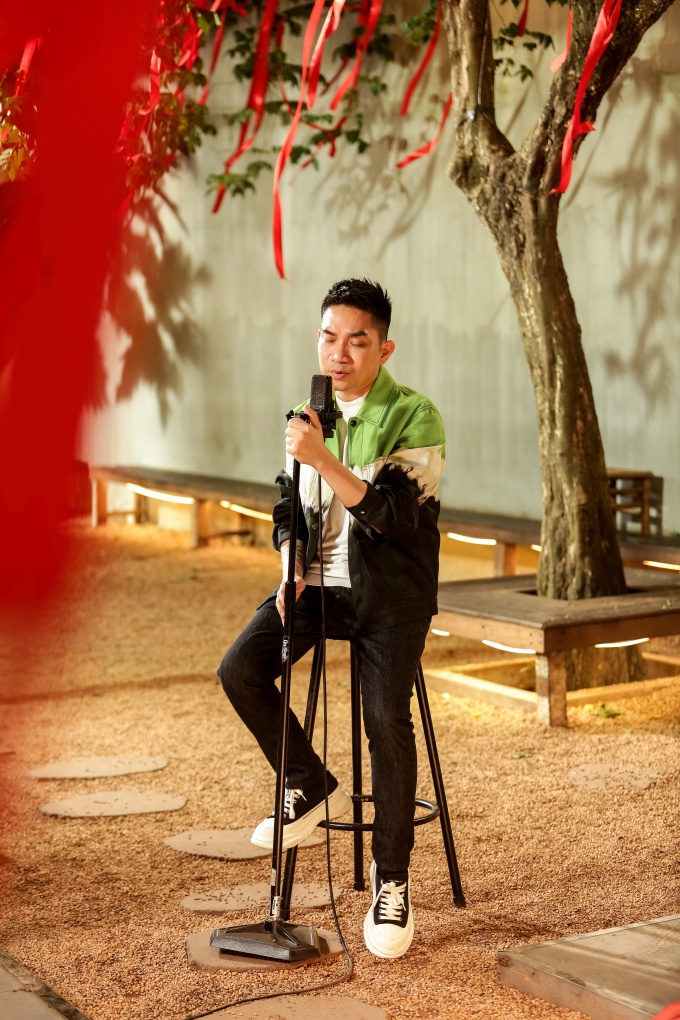 Phạm Khánh Hưng trình làng MV Em chờ anh - ca khúc gắn liền với mối tình tan vỡ của Phạm Thanh Thảo