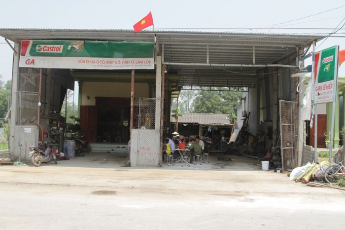 Vụ nổ tại gara ô tô: Cưa khối sắt để lấy vỏ thép làm dao