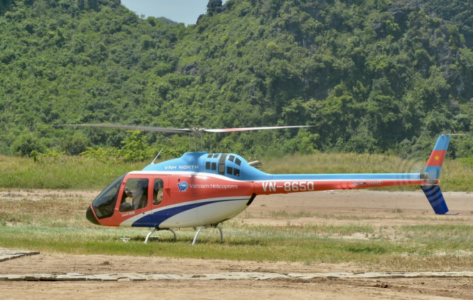 Giá tour du lịch tham quan Vịnh Hà Long bằng trực thăng là bao nhiêu?