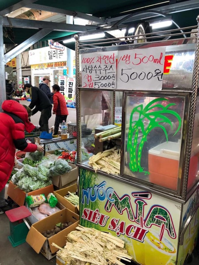 Món ăn đường phố Xôi lạc - bánh khúc đây bất ngờ xuất hiện ở Hàn Quốc với giá cao hơn ở Việt Nam gấp 3-4 lần
