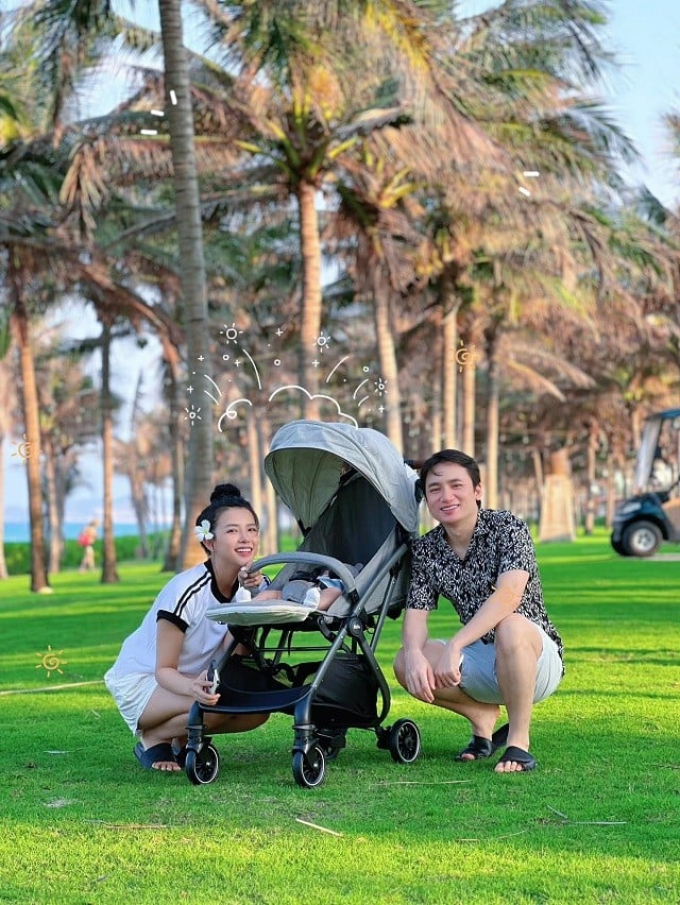 Vợ chồng Phan Mạnh Quỳnh khiến netizen cười no nê với đoạn tin nhắn dỗi hờn việc chăm con 