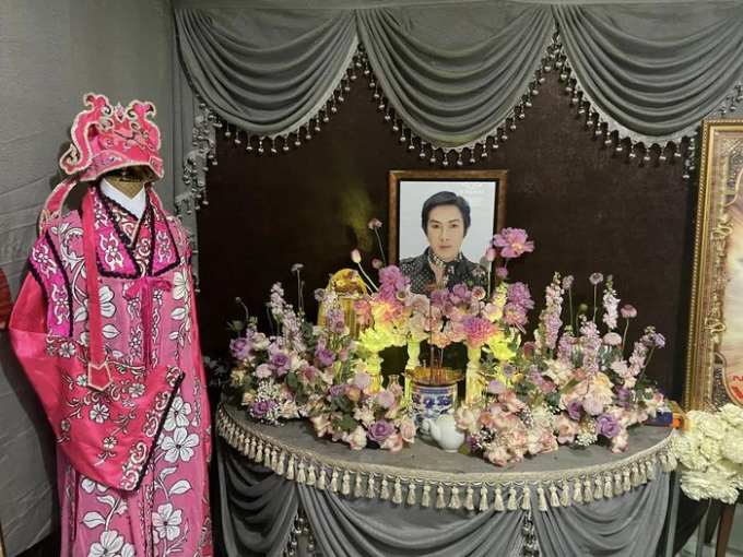 49 ngày mất NSƯT Vũ Linh: Gia đình tiết lộ bản vẽ phần mộ, cay mắt với danh hiệu khán giả dành cho cố nghệ sĩ