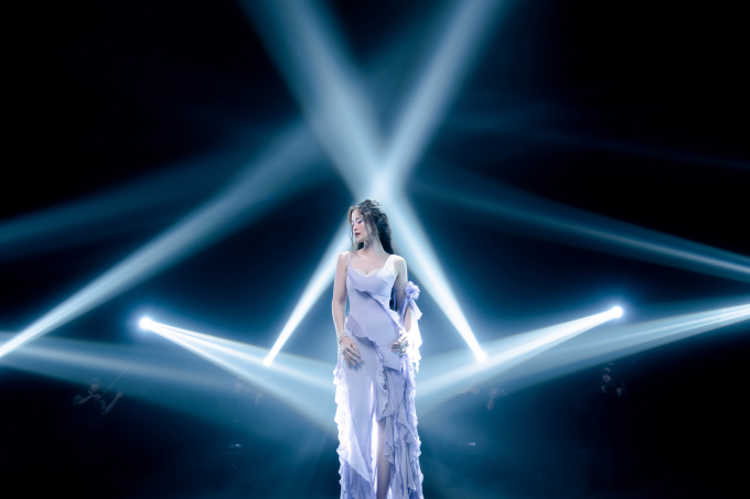 Đông Nhi tung MV mở màn dự án kỷ niệm 15 năm ca hát, khơi gợi cảm xúc một thời thanh xuân của fans