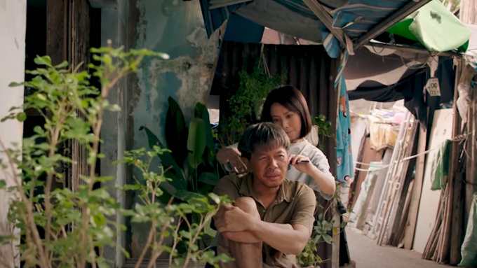 Con Nhót mót chồng tung phân cảnh cực tình cảm của hai cha con xóm lom com Thái Hòa - Thu Trang