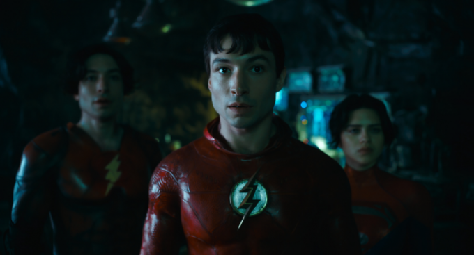 Flash” ra mắt trailer mới: Hai Batman lộ diện, báo hiệu bom tấn siêu anh hùng càn quét phòng vé mùa hè
