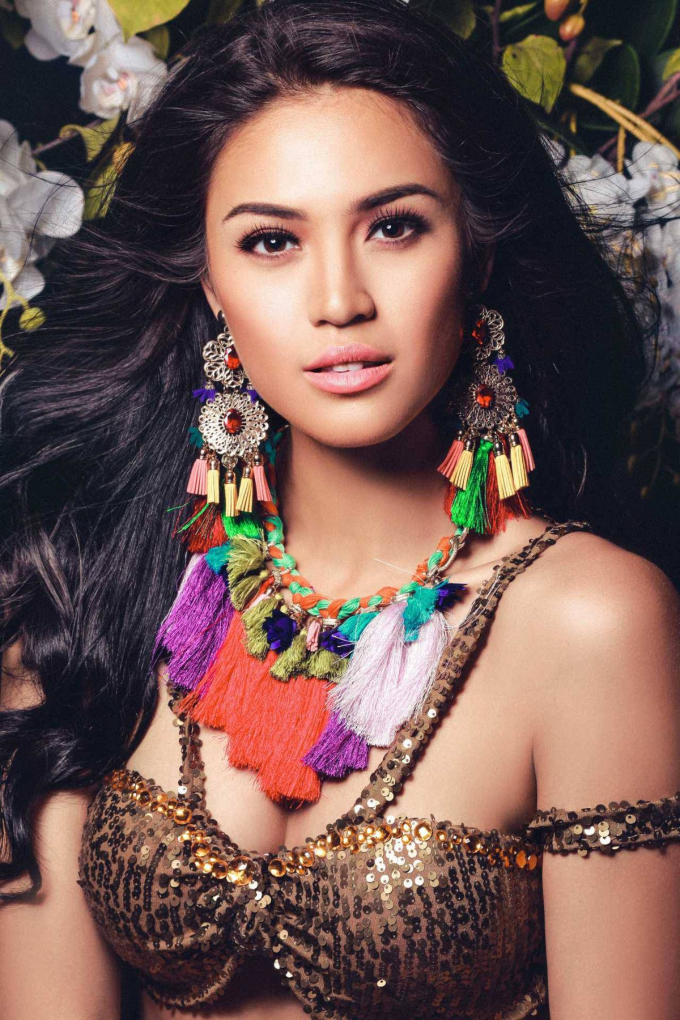 Nhan sắc mĩ miều gây chú ý của Hoa hậu hoàn vũ Philippines săn vàng tại SEA Games 32