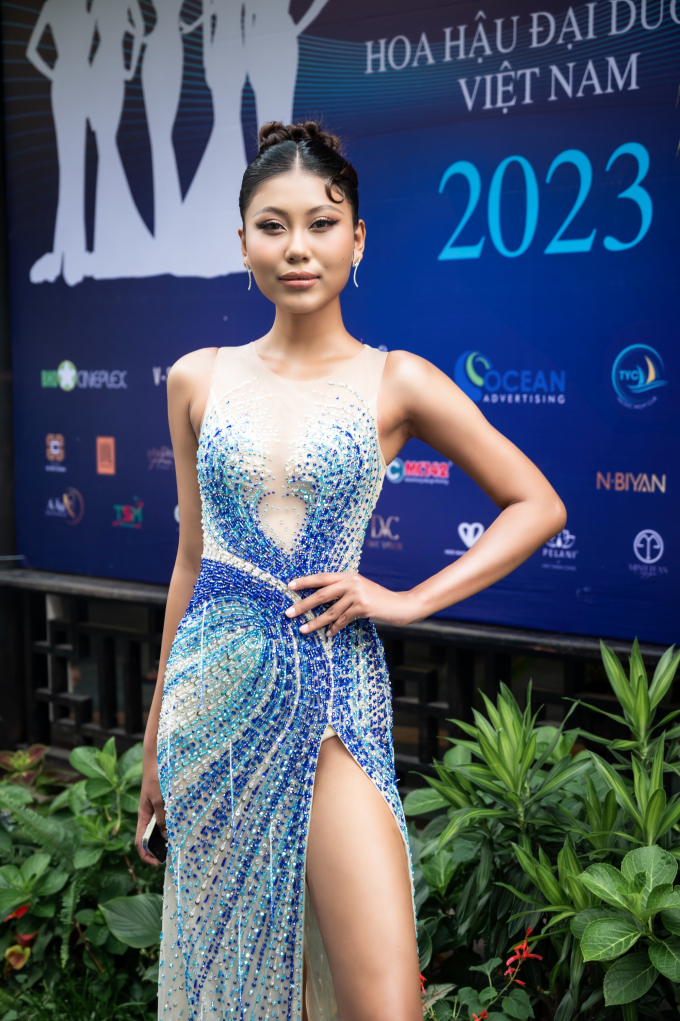 Dàn hậu Việt Nam phủ xanh thảm đỏ họp báo Hoa hậu Đại dương 2023, Amanda Obdam nổi bật trong sắc trắng