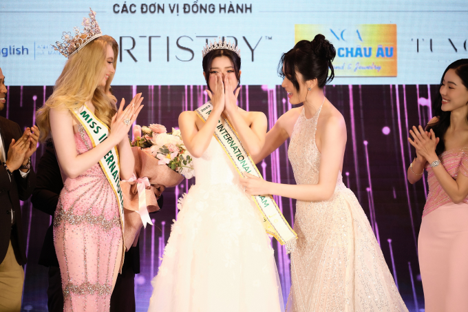 Mai Phương - Bảo Ngọc thăng hạng nhan sắc, Phương Nhi không lép vế trước đương kim Hoa hậu Quốc tế