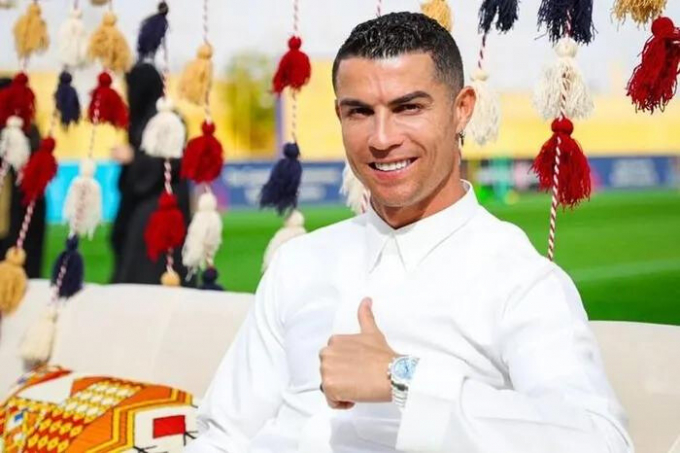 Đồng hồ của Ronaldo đắt hơn chiếc ô tô Range Rover 7 lần