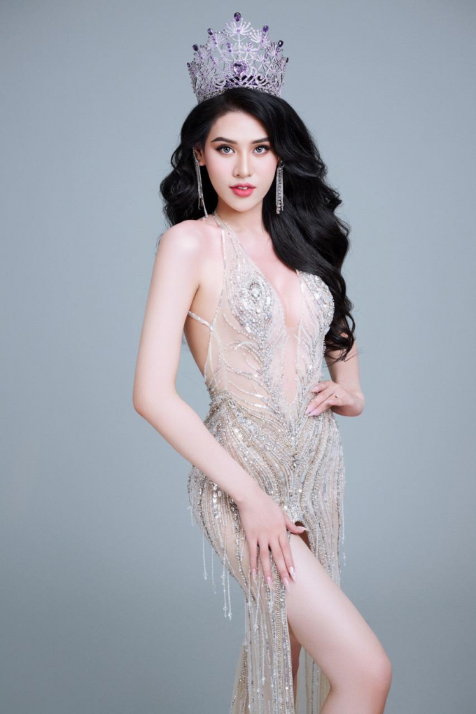 Dịu Thảo tung bộ ảnh với vương miện bồ công anh dũng cảm, chỉ còn 1 tháng chuẩn bị để thi quốc tế