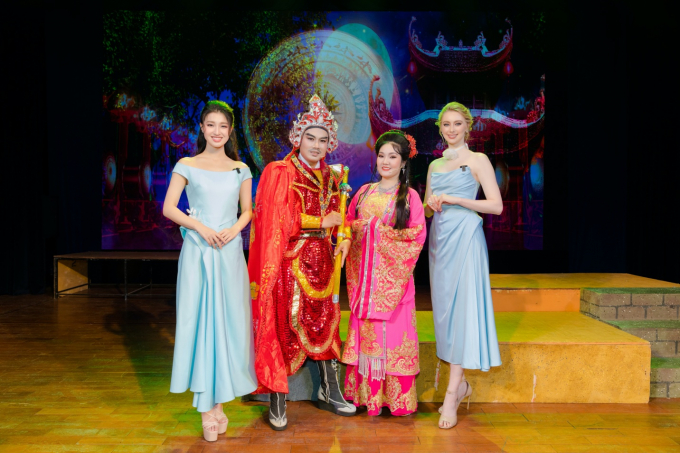 Á hậu Phương Nhi và đương kim Miss International hóa thân thành Thúy Vân - Thúy Kiều, trải nghiệm nghệ thuật cải lương Á hậu Phương Nhi và đương kim Miss International hóa thân thành Thúy Vân - Thúy Kiều, trải nghiệm nghệ thuật cải lương