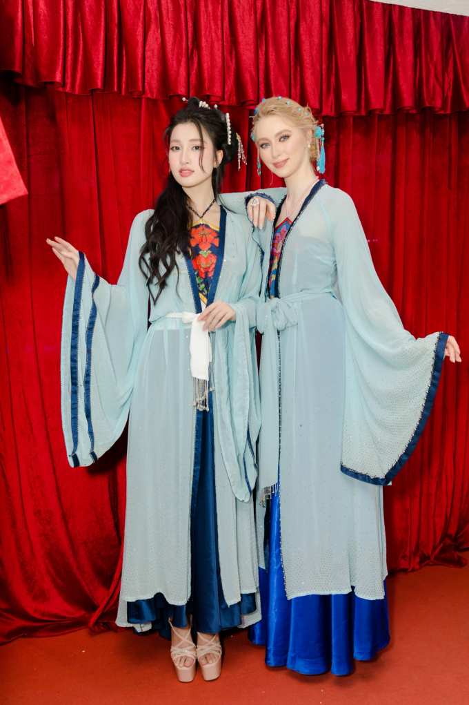 Á hậu Phương Nhi và đương kim Miss International hóa thân thành Thúy Vân - Thúy Kiều, trải nghiệm nghệ thuật cải lương Á hậu Phương Nhi và đương kim Miss International hóa thân thành Thúy Vân - Thúy Kiều, trải nghiệm nghệ thuật cải lương