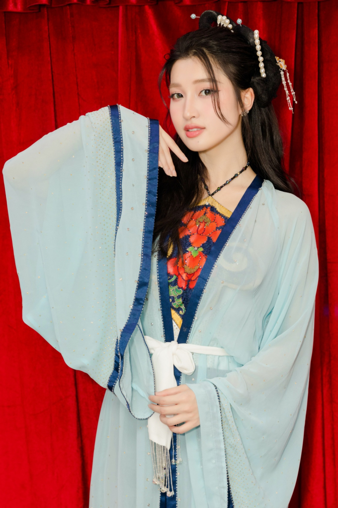 Á hậu Phương Nhi và đương kim Miss International hóa thân thành Thúy Vân - Thúy Kiều, trải nghiệm nghệ thuật cải lương Á hậu Phương Nhi và đương kim Miss International hóa thân thành Thúy Vân - Thúy Kiều, trải nghiệm nghệ thuật cải lương