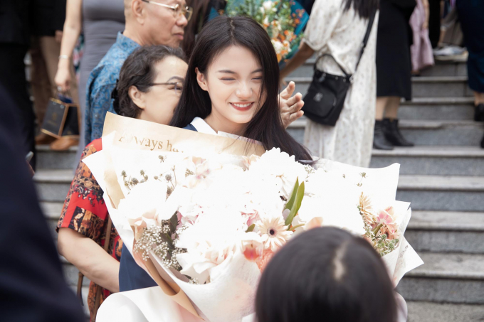 Nhan sắc chuẩn hoa hậu của con gái lớn siêu mẫu Vũ Thu Phương khiến fans trầm trồ