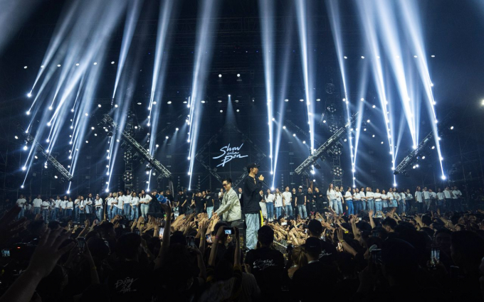 Show của Đen tại Hà Nội: Hà Anh Tuấn - JustaTee - Lynk Lee trình diễn cực cháy, hơn 10.000 fans cùng hòa giọng