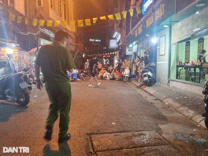 Hà Nội: Một người bị đâm gục tại quán ăn ở phố Lò Đúc
