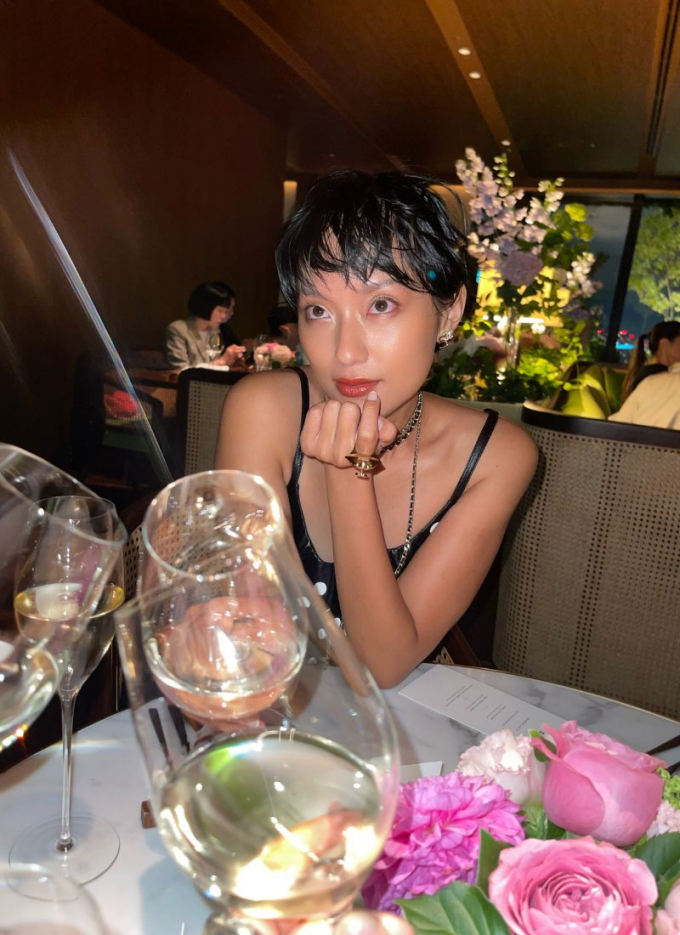 Fashionista Thu Anh diện style cá tính khi tham gia show diễn Chanel tại Nhật Bản
