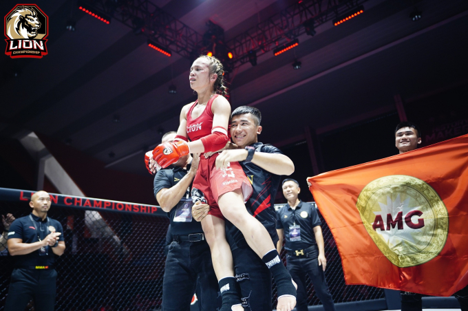 Mỹ nhân 17 tuổi lần đầu thi MMA Việt Nam và cái kết không ai ngờ Mỹ nhân 17 tuổi lần đầu thi MMA Việt Nam và cái kết không ai ngờ