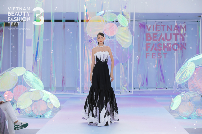 Vietnam Beauty Fashion Fest 2023: Phương Nhi quyến rũ hết nấc, Đỗ Hà hóa nữ hoàng Ai Cập kết show ấn tượng