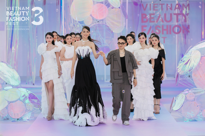 Vietnam Beauty Fashion Fest 2023: Phương Nhi quyến rũ hết nấc, Đỗ Hà hóa nữ hoàng Ai Cập kết show ấn tượng