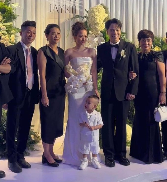 Con trai đầu lòng trở thành tâm điểm trong đám cưới của Jaykii và Mai Anh