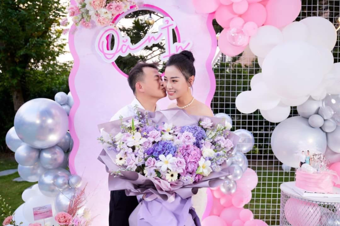 Rộ nghi vấn Phương Oanh chính thức đăng ký kết hôn cùng Shark Bình