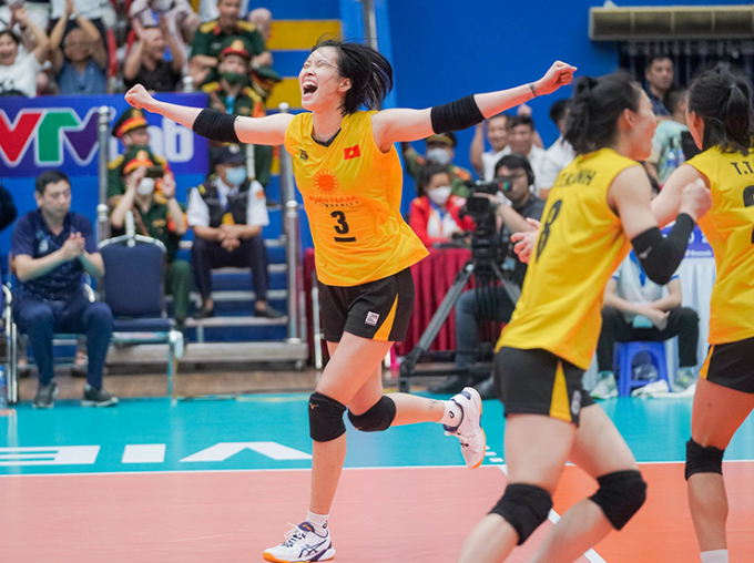 Đội tuyển bóng chuyền nữ Việt Nam thắng ấn tượng Iran, vào bán kết giải châu Á