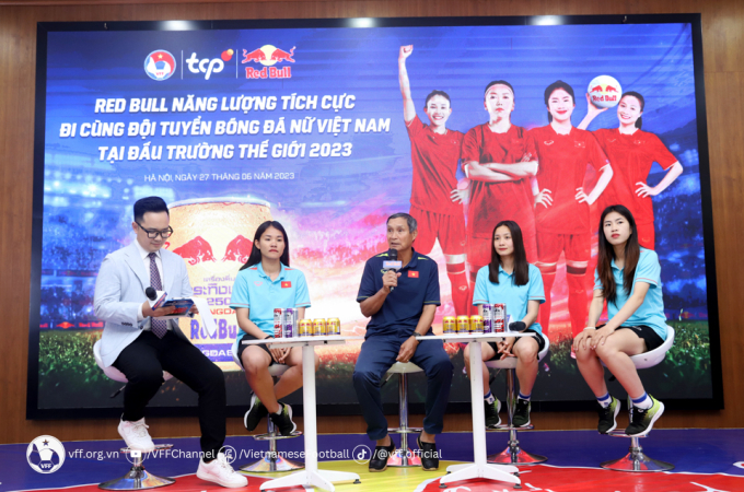 Gây bất ngờ trước đội hạng 2 thế giới, ĐT nữ Việt Nam nhận ngay 1 tỉ đồng sau khi về nước
