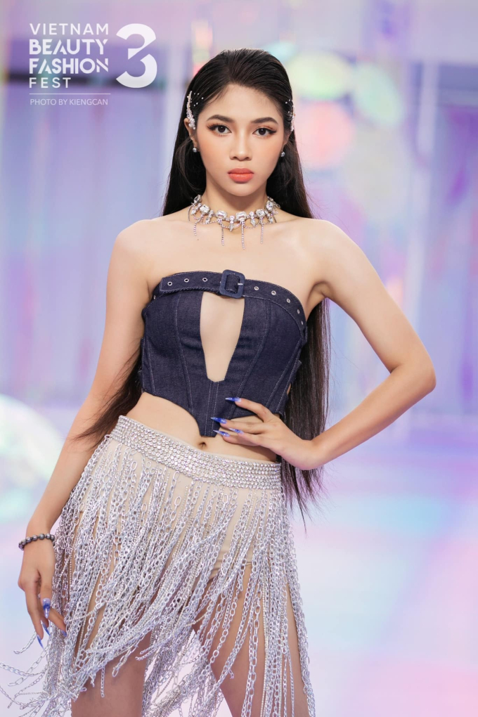 Thí sinh Miss World Vietnam 2023: Tôi chưa bao giờ xấu hổ khi mẹ làm giúp việc