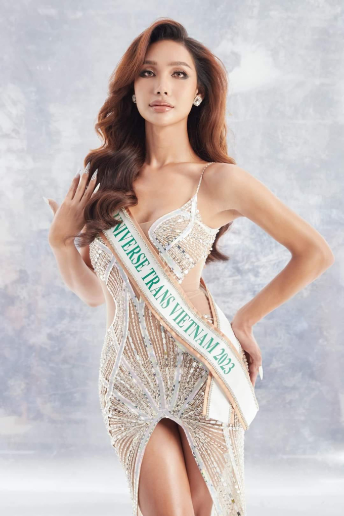 Gà chiến của Quỳnh Châu - Đỗ Tây Hà chính thức xuất khẩu, dự thi Hoa hậu Chuyển giới Hoàn vũ 2023