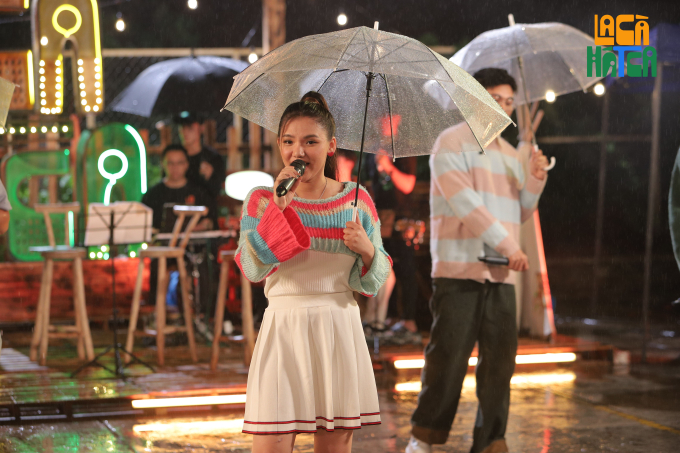 La cà hát ca tập 2: Myra Trần cực sung mặc kệ mưa gió, Ngô Kiến Huy làm sống dậy bản hit Giả vờ yêu